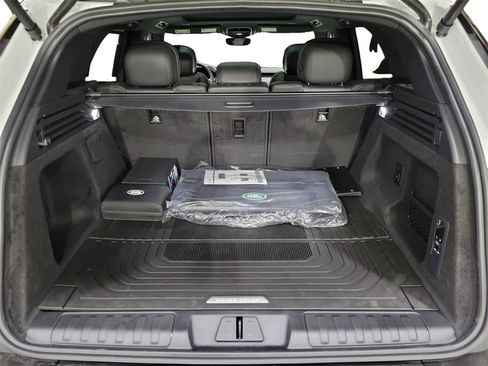 New 2025 Land Rover Range Rover Sport SE image 28