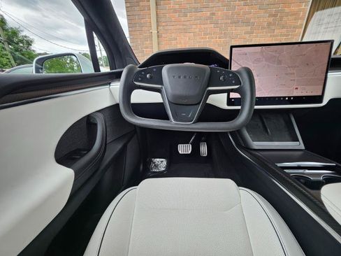 Used 2023 Tesla Model X Plaid AWD/4WD image 4