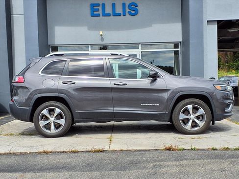 Used 2019 Jeep Cherokee Limited AWD/4WD image 2