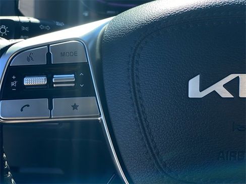 Used 2025 Kia Telluride EX image 13