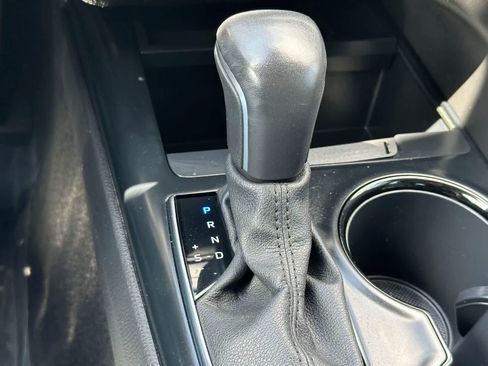 Used 2020 Toyota Camry SE FWD image 22