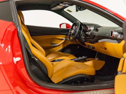 Used 2020 Ferrari F8 Tributo image 31