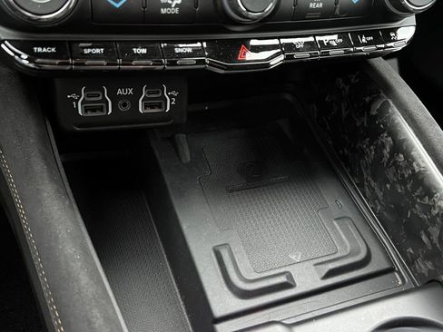 Used 2023 Dodge Durango R/T w/ Hemi Orange Plus Package AWD/4WD image 35