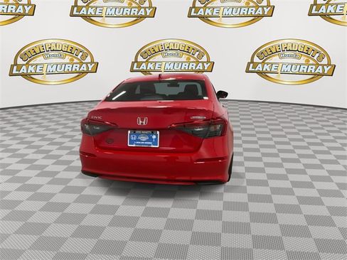 Used 2022 Honda Civic Touring image 2