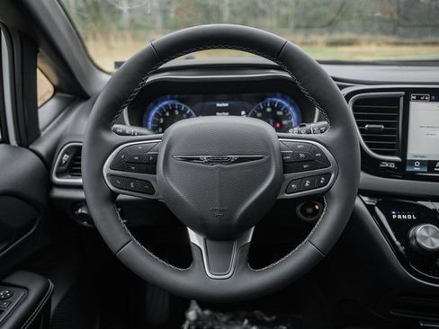 New 2026 Chrysler Voyager LX image 26