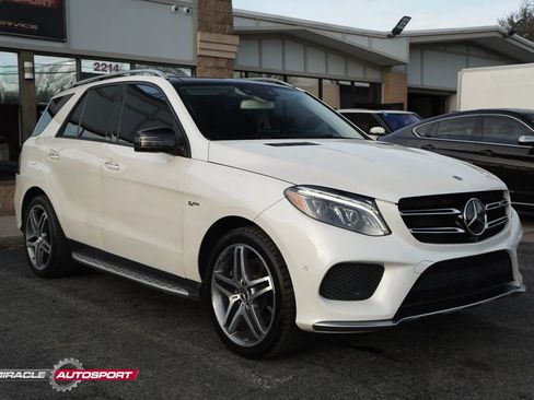 Used 2018 Mercedes-Benz GLE 43 AMG 4MATIC w/ Premium 3 Package image 9