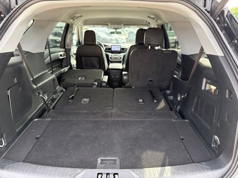 Used 2024 Ford Explorer XLT w/ Equipment Group 202A AWD/4WD image 23