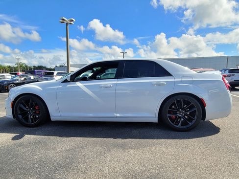 Used 2023 Chrysler 300 C RWD image 7