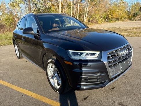 Used 2018 Audi Q5 2.0T Premium Plus w/ Premium Plus Package image 3