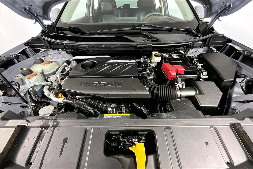 Used 2023 Nissan Rogue Platinum w/ Platinum Premium Package FWD image 9