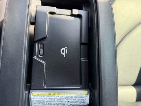 Used 2020 Toyota Highlander XLE FWD image 56