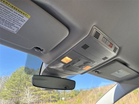 Used 2024 Volkswagen Jetta SE image 16