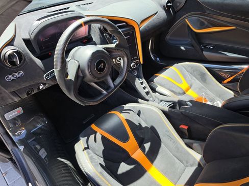 Used 2020 McLaren 720S Performance RWD image 13