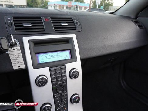 Used 2012 Volvo C70 T5 w/ Dynamic Trim Pkg image 37