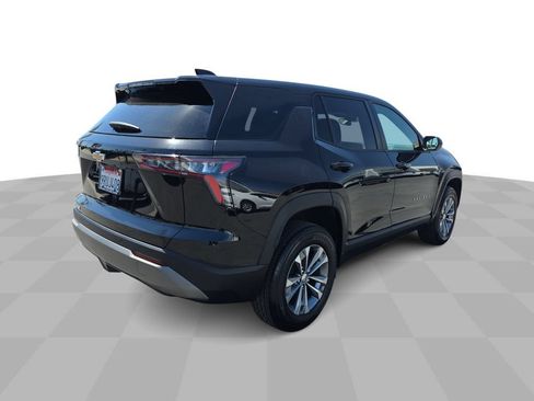 Used 2025 Chevrolet Equinox LT FWD image 8