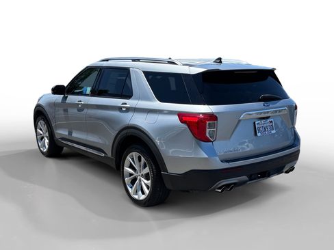 Certified 2023 Ford Explorer Platinum w/ Technology Package AWD/4WD image 3