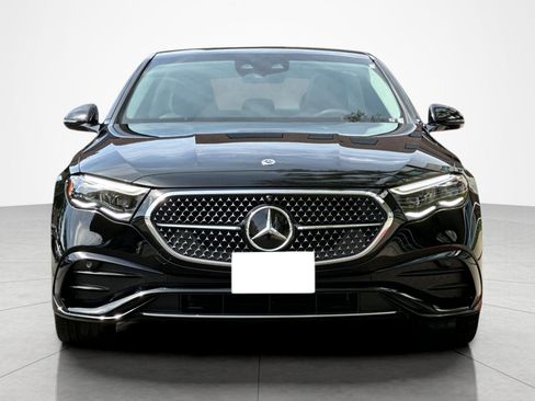 Used 2024 Mercedes-Benz E 350 4MATIC Sedan image 8