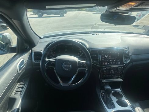 Used 2021 Jeep Grand Cherokee Laredo X AWD/4WD image 10