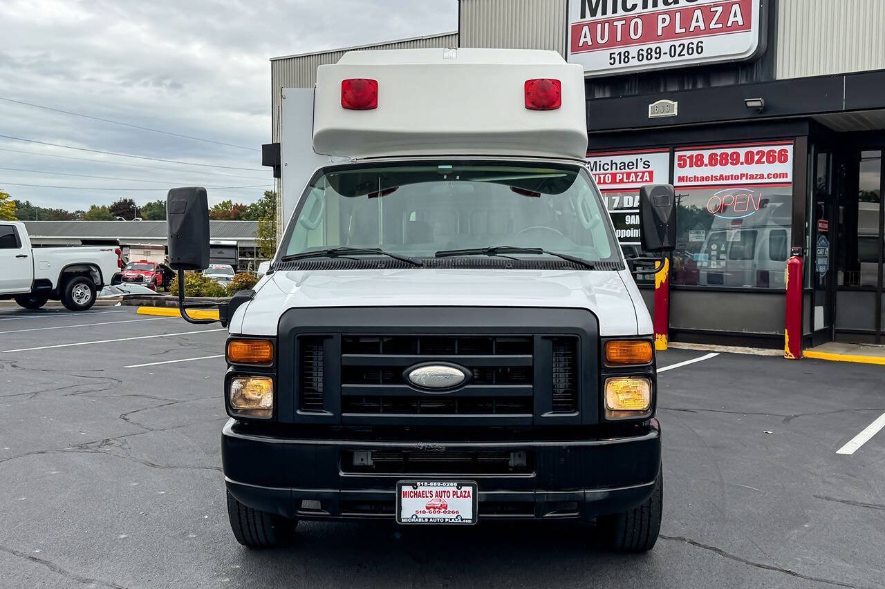 Used 2014 Ford E-350 and Econoline 350 Extended Super Duty w/ Power Group RWD image 15
