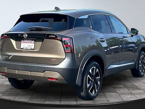 Used 2025 Nissan Kicks SR FWD image 6