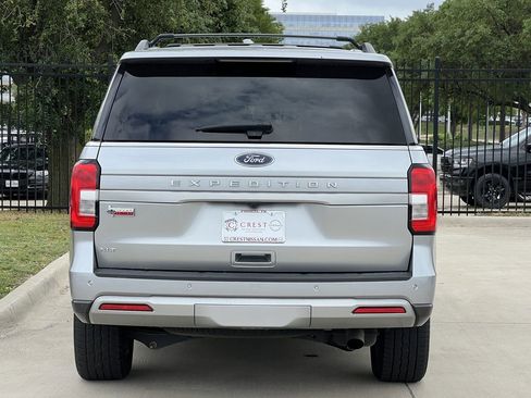 Used 2024 Ford Expedition XLT RWD image 4