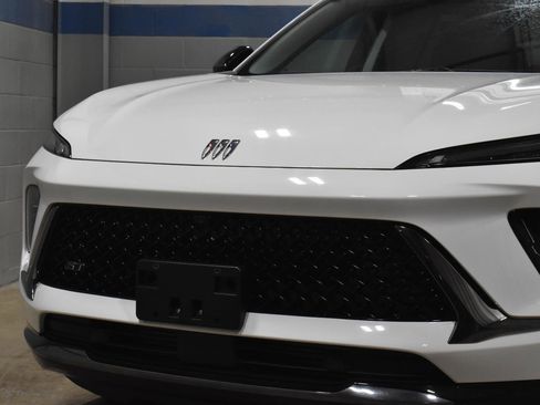 Used 2025 Buick Envision Sport Touring image 31