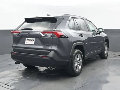 Used 2022 Toyota RAV4 XLE w/ Convenience Package FWD image 23