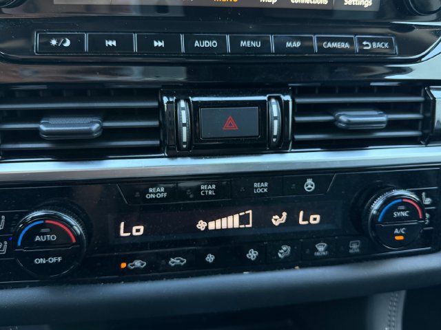 Used 2024 Nissan Pathfinder Platinum AWD/4WD image 22