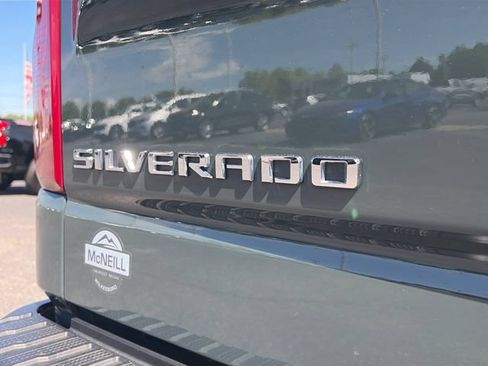 Used 2025 Chevrolet Silverado 1500 LT AWD/4WD image 35
