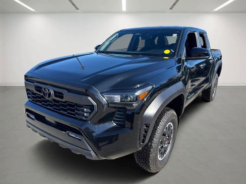 Used 2024 Toyota Tacoma TRD Off-Road image 2