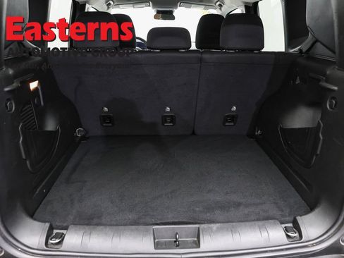 Used 2023 Jeep Renegade Latitude AWD/4WD image 9