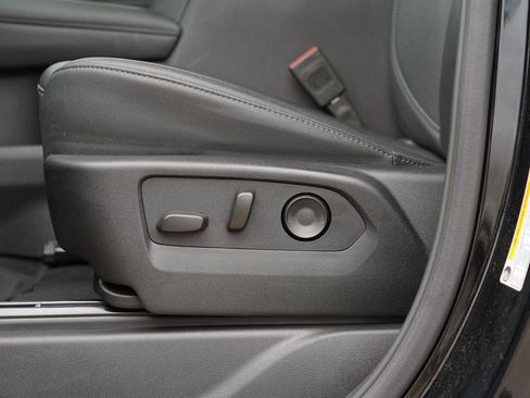 Used 2025 Chevrolet Tahoe Z71 w/ Comfort Package image 15