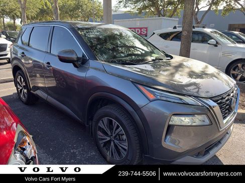Used 2022 Nissan Rogue SV FWD image 1