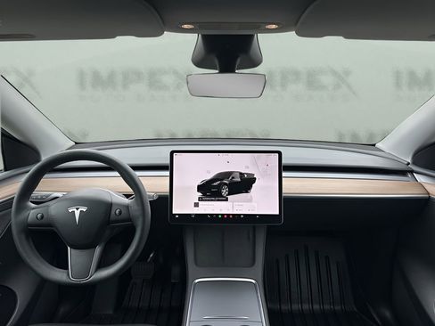 Used 2024 Tesla Model Y 2WD image 13