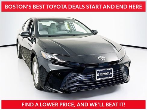 Used 2025 Toyota Camry LE w/ Convenience Package image 1