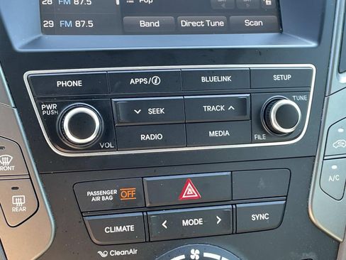 Used 2017 Hyundai Santa Fe Sport FWD image 28