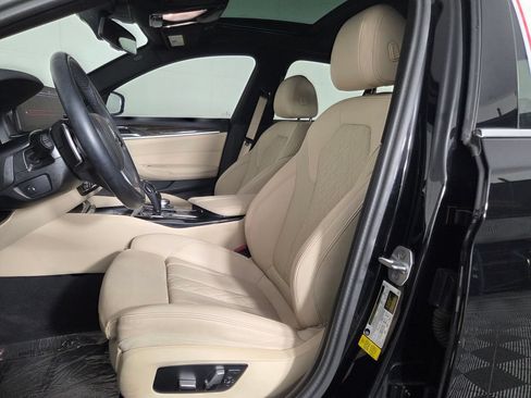 Used 2023 BMW 530i w/ Convenience Package RWD image 9