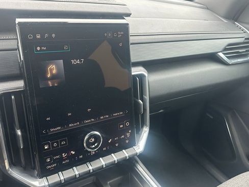 Used 2025 GMC Acadia Elevation image 25