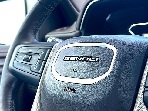 Used 2021 GMC Yukon XL Denali w/ Denali Premium Package RWD image 33