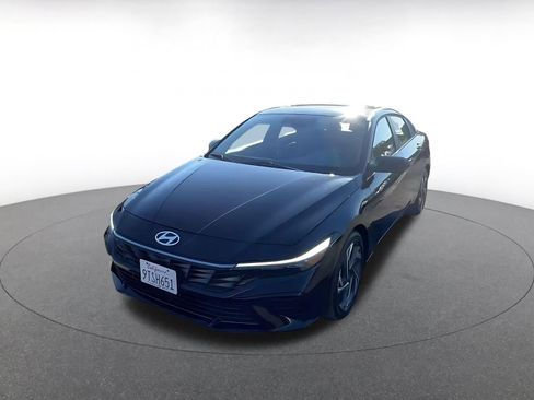 Used 2025 Hyundai Elantra SEL image 7