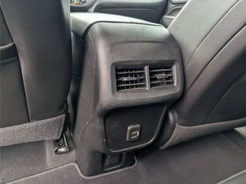 Used 2022 Chevrolet Equinox RS w/ RS Leather Package FWD image 30