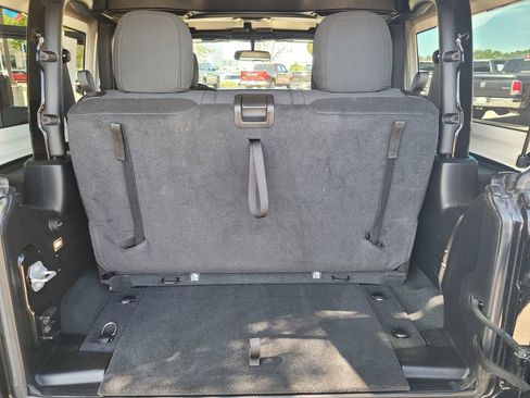 Used 2022 Jeep Wrangler Sport S image 23