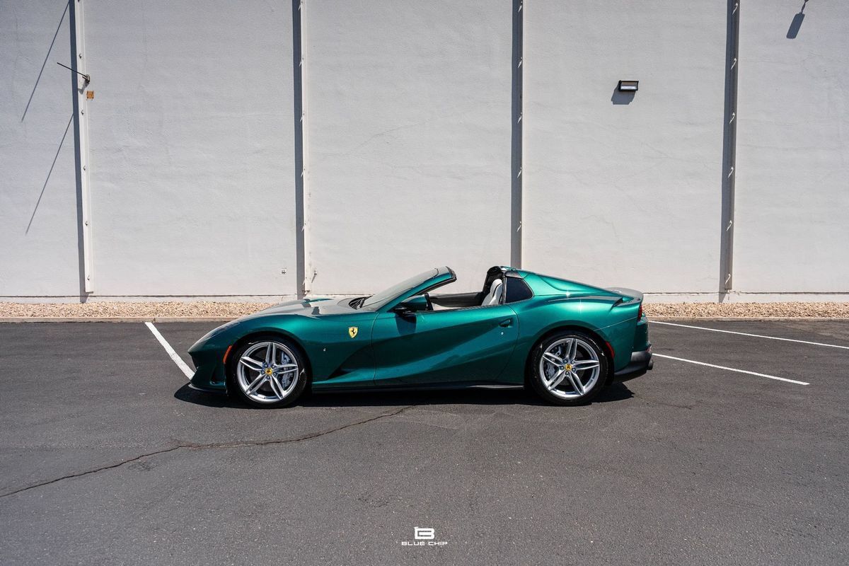 Used 2022 Ferrari 812 GTS RWD image 2
