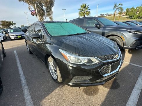 Used 2017 Chevrolet Cruze LS image 2