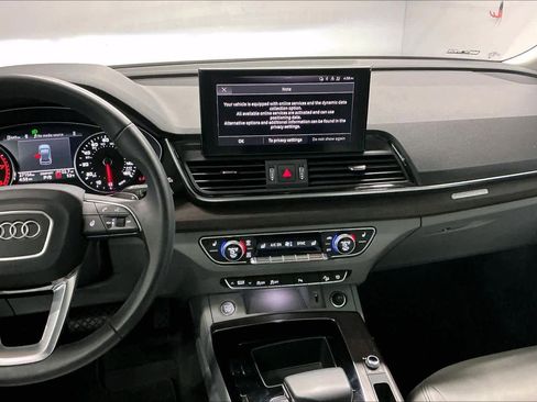 Used 2023 Audi Q5 2.0T Premium w/ Convenience Package image 9