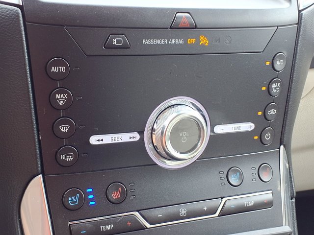 Used 2020 Ford Edge Titanium w/ Equipment Group 301A AWD/4WD image 15