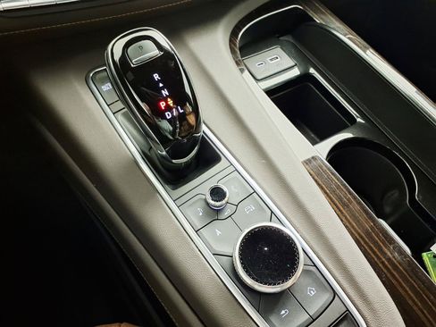 Used 2022 Cadillac Escalade Sport w/ Touring Package AWD/4WD image 21