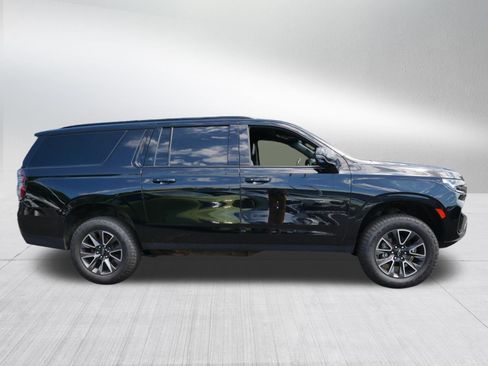 Used 2022 Chevrolet Suburban Z71 w/ Z71 Off-Road Package AWD/4WD image 8