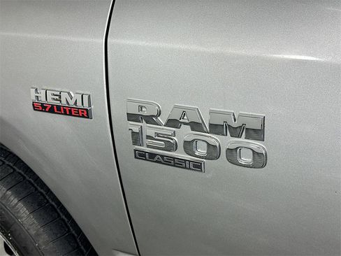 Used 2020 RAM 1500 Classic SLT image 27