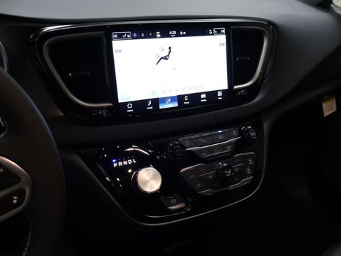 New 2026 Chrysler Voyager LX image 20